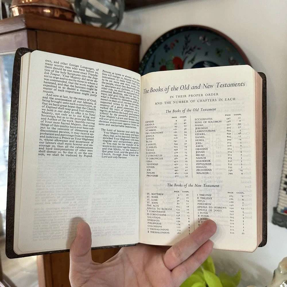 Holy Bible King James Version Basic Bible Helps Personal Size Collins World